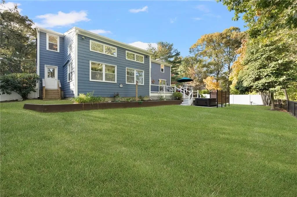 180 Boulder View Drive Warwick RI 02886