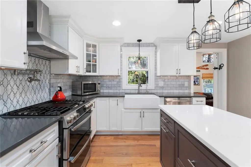 180 Boulder View Drive Warwick RI 02886