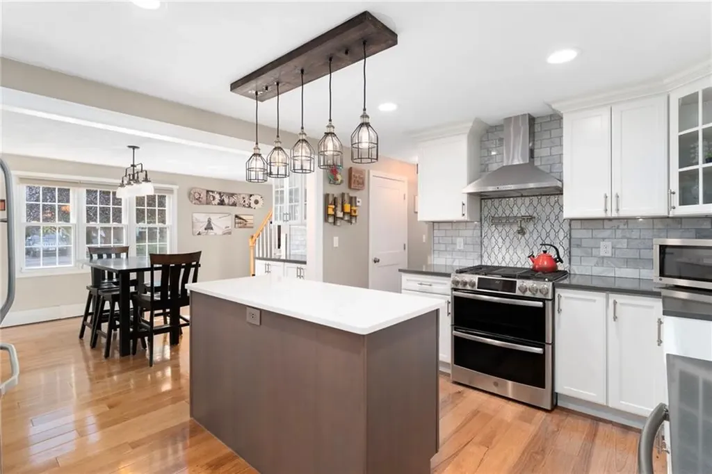 180 Boulder View Drive Warwick RI 02886