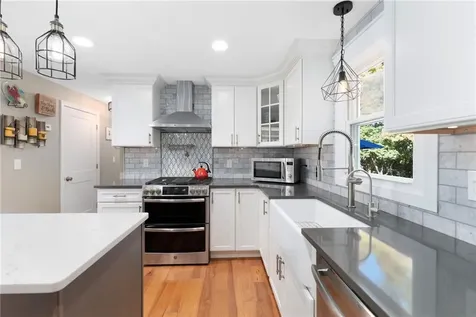 180 Boulder View Drive Warwick RI 02886