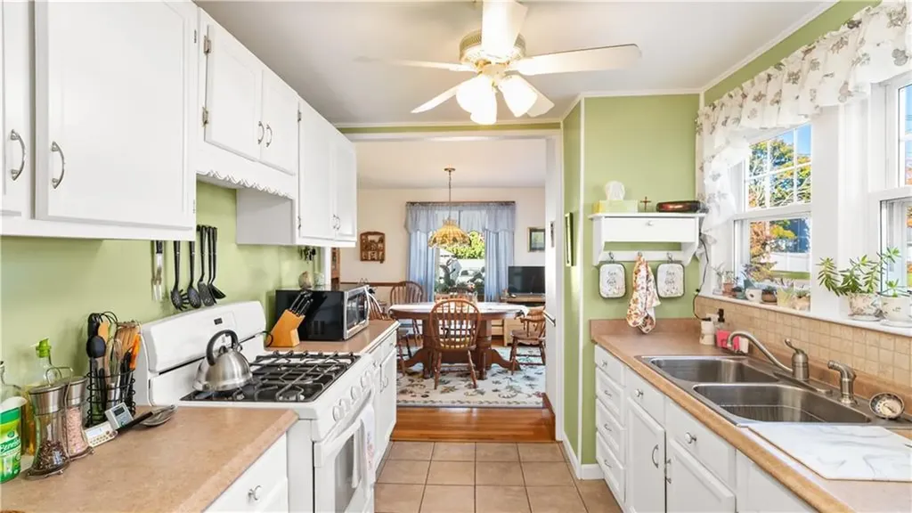 8 Atlantic Avenue Warwick RI 02888