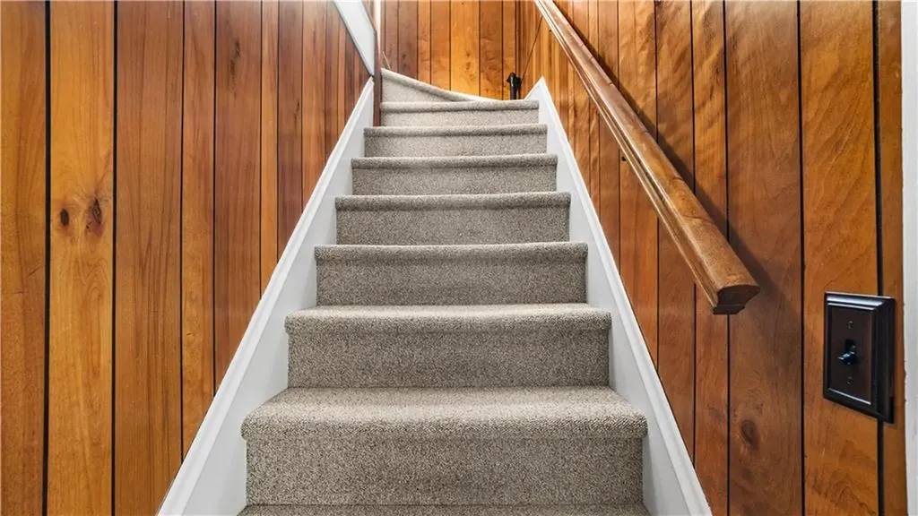 8 Atlantic Avenue Warwick RI 02888