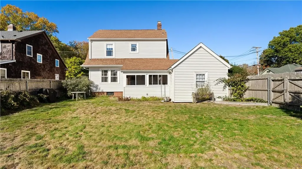 8 Atlantic Avenue Warwick RI 02888