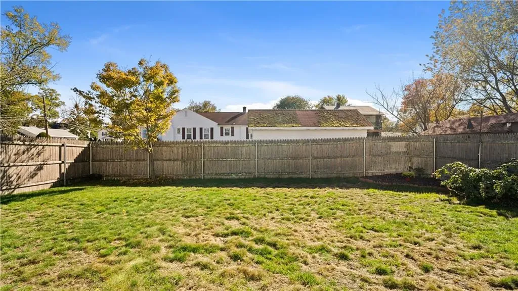 8 Atlantic Avenue Warwick RI 02888