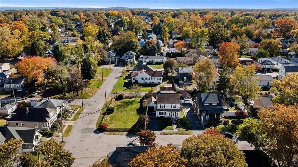 8 Atlantic Avenue Warwick RI 02888