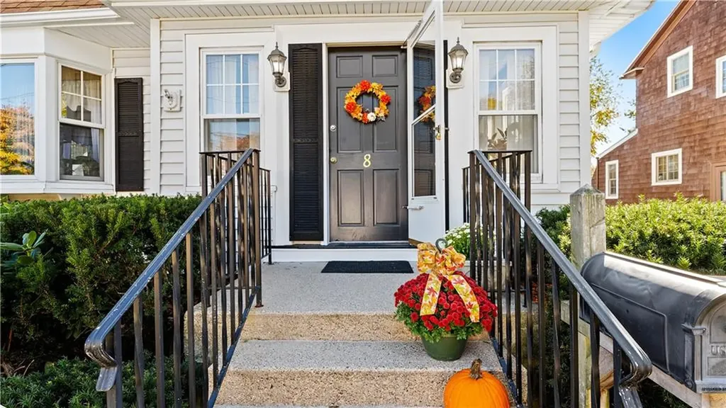 8 Atlantic Avenue Warwick RI 02888