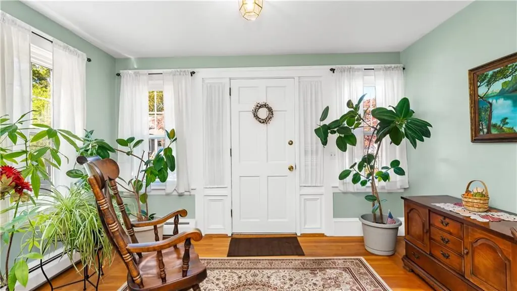 8 Atlantic Avenue Warwick RI 02888