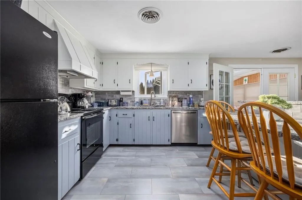 194 Kimberly Lane West Warwick RI 02893