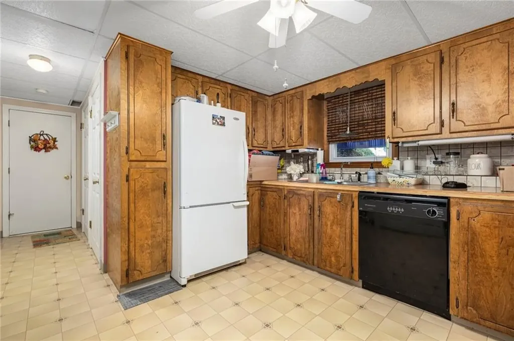 194 Kimberly Lane West Warwick RI 02893