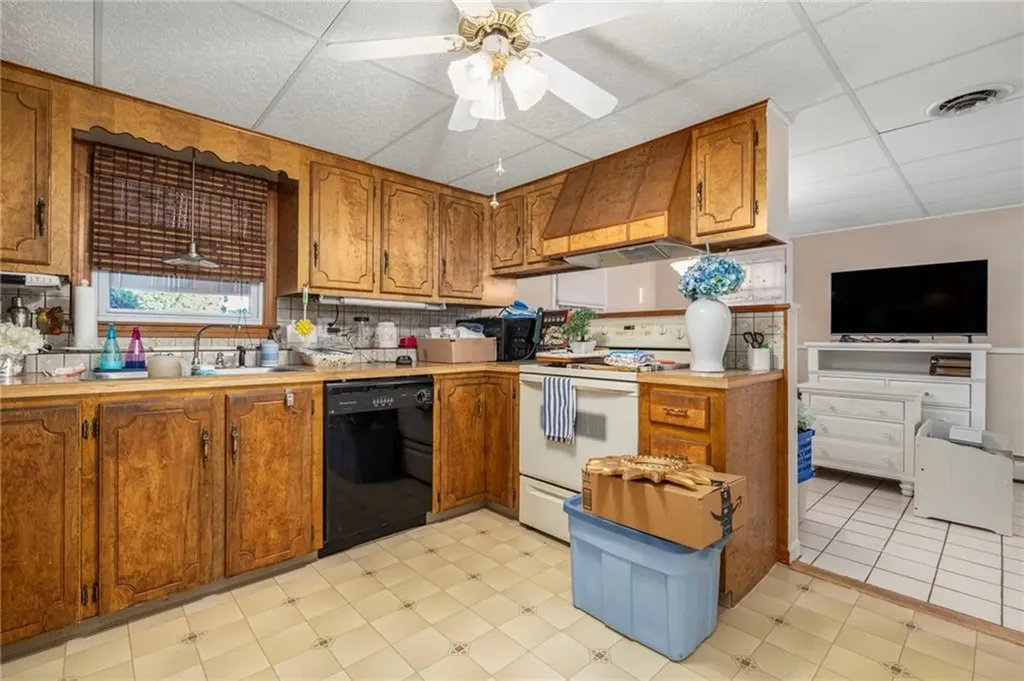 194 Kimberly Lane West Warwick RI 02893