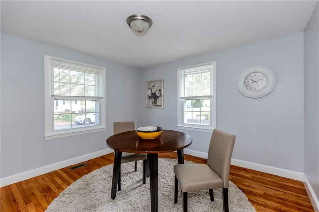 76 Massachusetts Avenue Warwick RI 02888