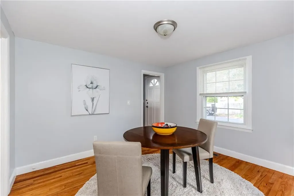 76 Massachusetts Avenue Warwick RI 02888