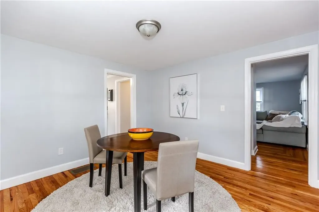 76 Massachusetts Avenue Warwick RI 02888