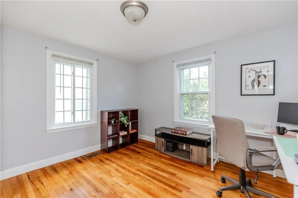 76 Massachusetts Avenue Warwick RI 02888