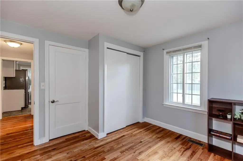 76 Massachusetts Avenue Warwick RI 02888