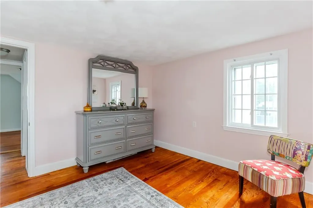 76 Massachusetts Avenue Warwick RI 02888