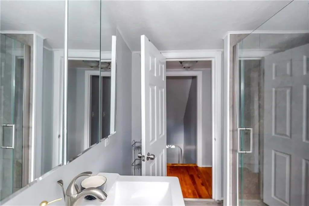 76 Massachusetts Avenue Warwick RI 02888