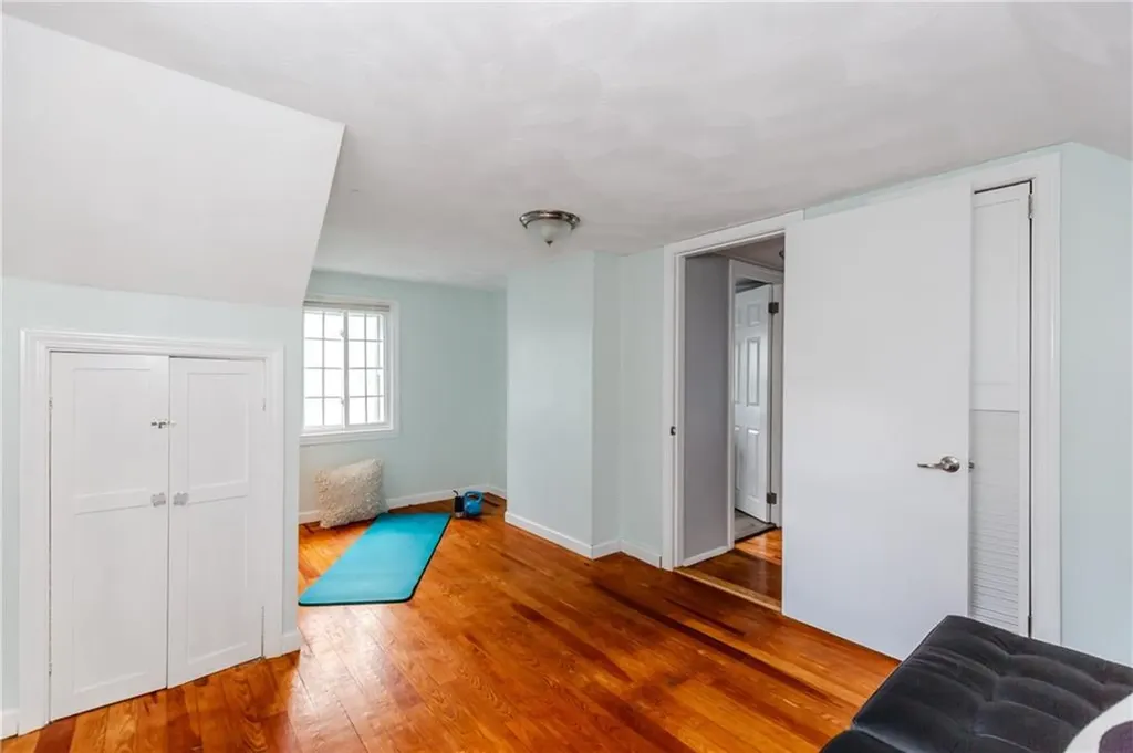 76 Massachusetts Avenue Warwick RI 02888