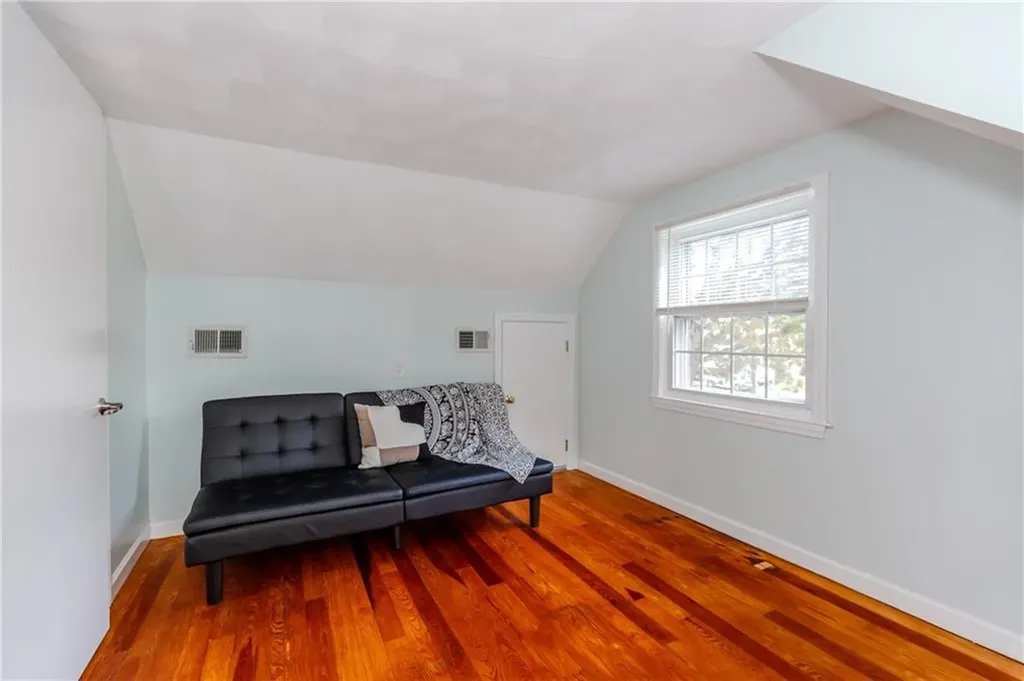 76 Massachusetts Avenue Warwick RI 02888