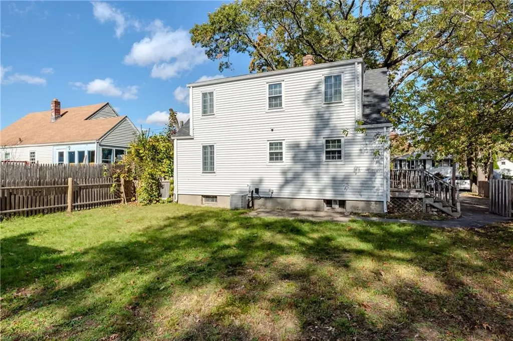 76 Massachusetts Avenue Warwick RI 02888