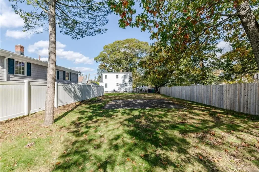 76 Massachusetts Avenue Warwick RI 02888