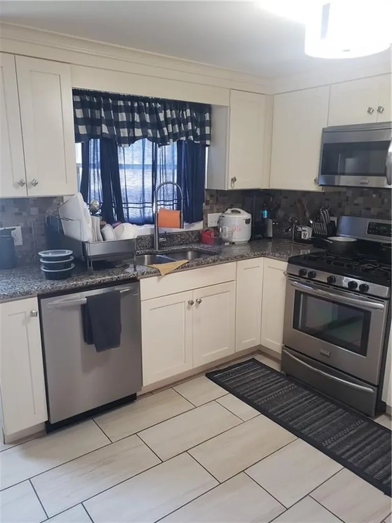 83 Valente Drive Cranston RI 02920