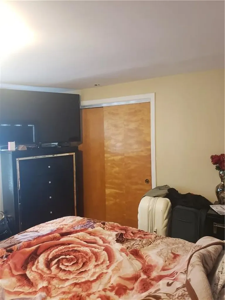 83 Valente Drive Cranston RI 02920