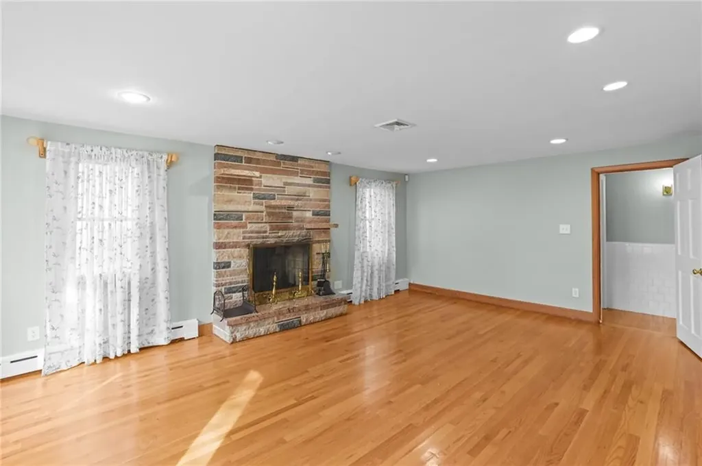 2 Oak Grove Boulevard North Providence RI 02911