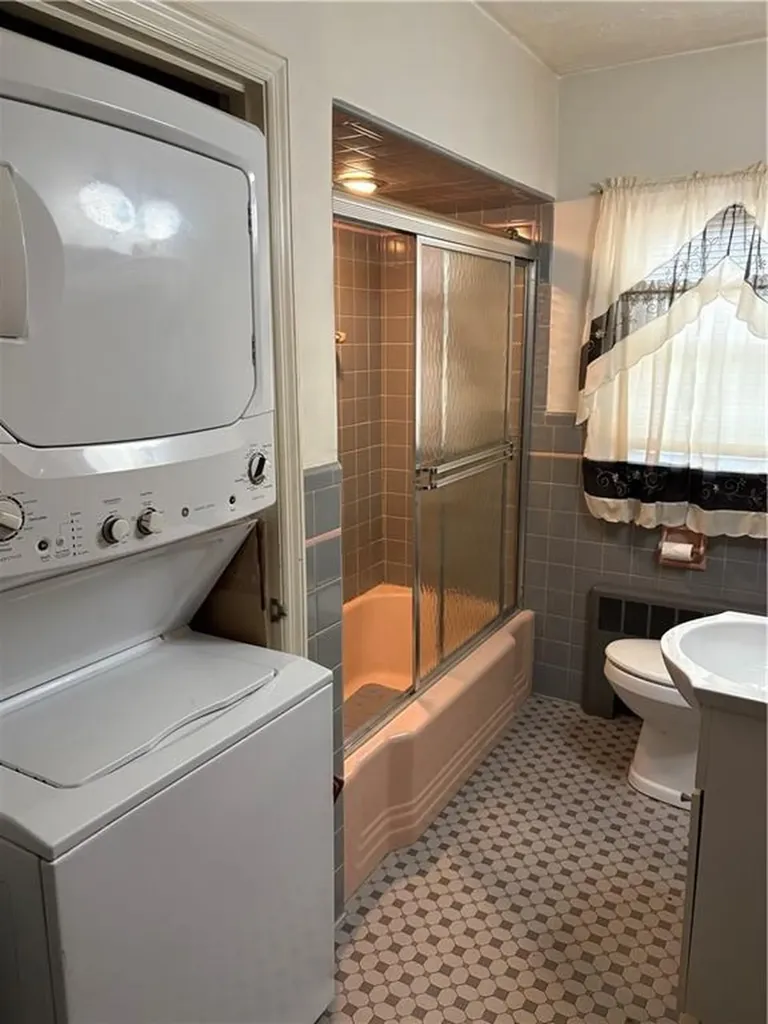 25 Pensaukee Avenue North Providence RI 02911