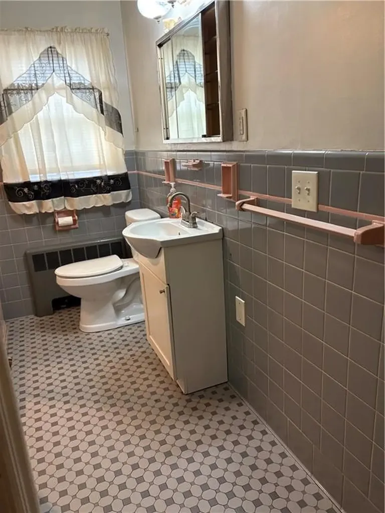 25 Pensaukee Avenue North Providence RI 02911