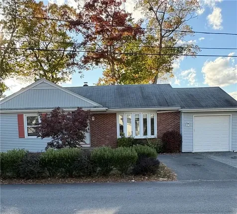 25 Pensaukee Avenue North Providence RI 02911