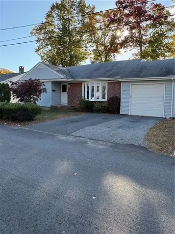 25 Pensaukee Avenue North Providence RI 02911