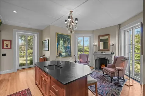 291 High Street Bristol RI 02809