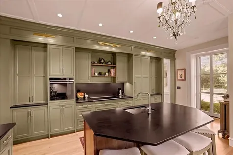 291 High Street Bristol RI 02809