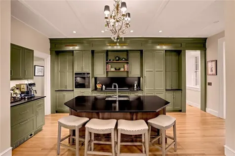 291 High Street Bristol RI 02809