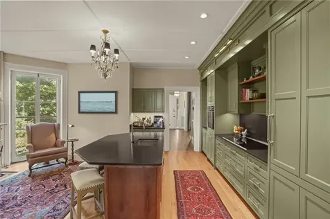 291 High Street Bristol RI 02809