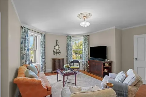 291 High Street Bristol RI 02809