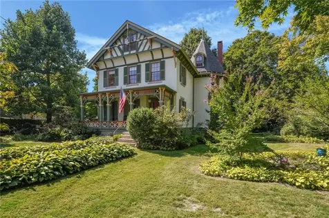 291 High Street Bristol RI 02809