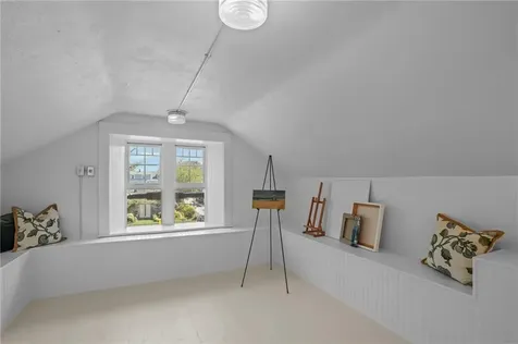 291 High Street Bristol RI 02809