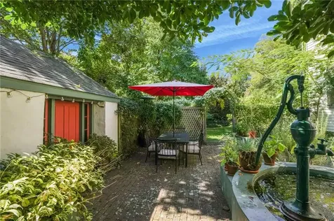 291 High Street Bristol RI 02809