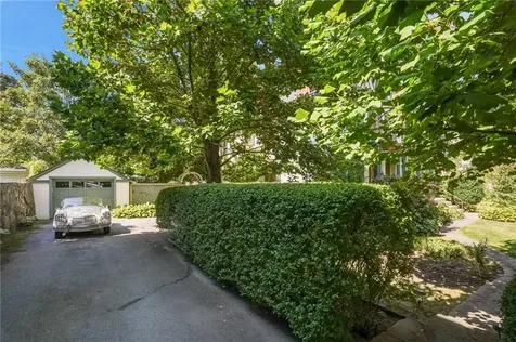 291 High Street Bristol RI 02809