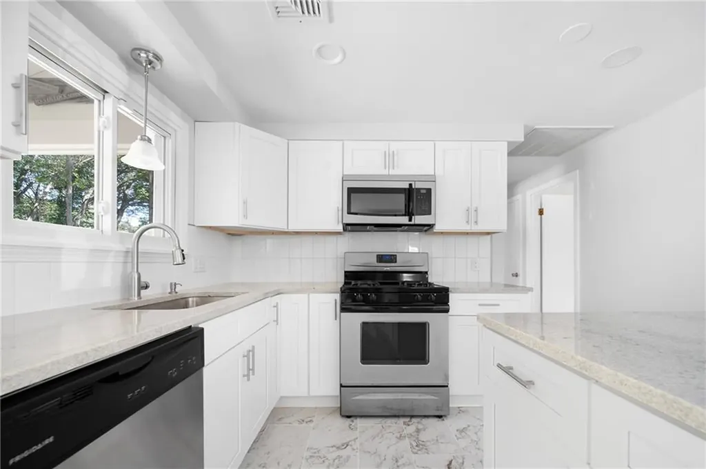 1199 Centerville Road Warwick RI 02886