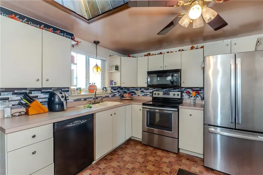 41 Belvedere Street Johnston RI 02919