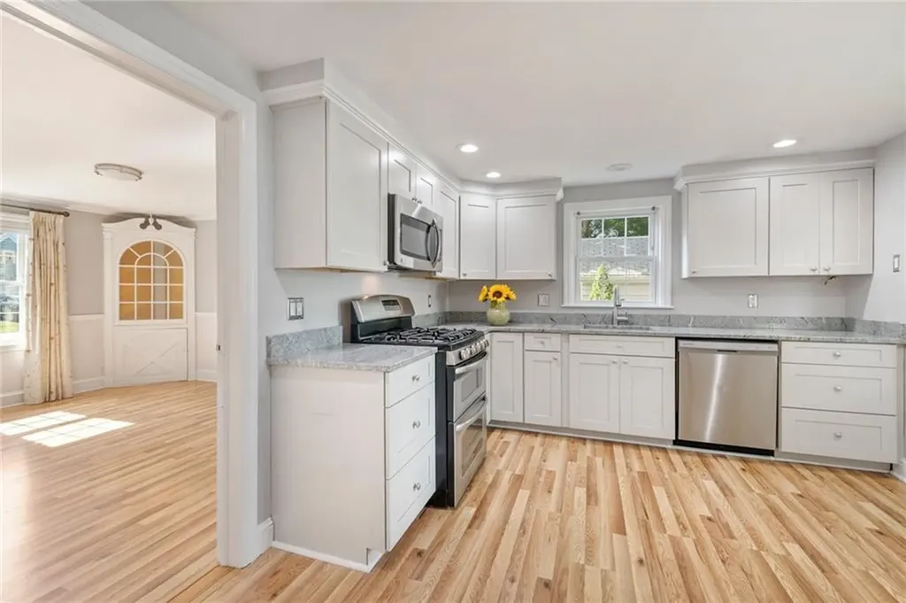 16 Elm Avenue East Providence RI 02916