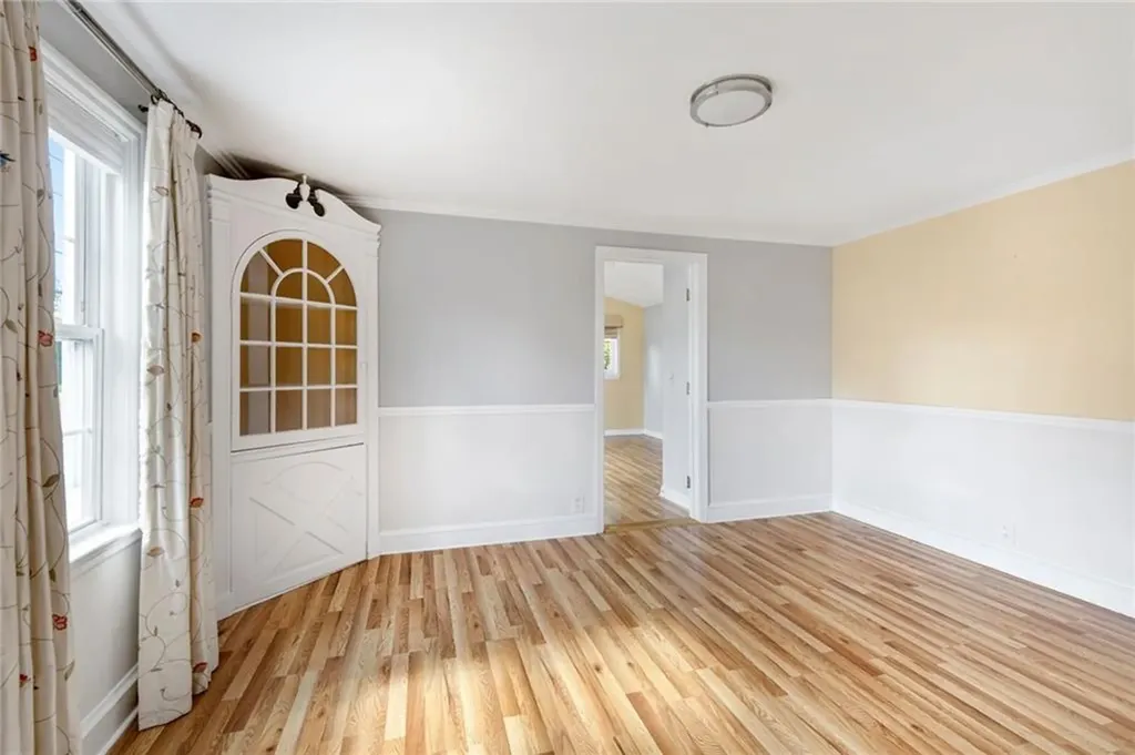 16 Elm Avenue East Providence RI 02916