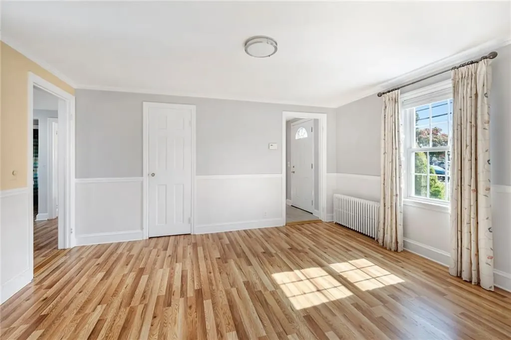 16 Elm Avenue East Providence RI 02916