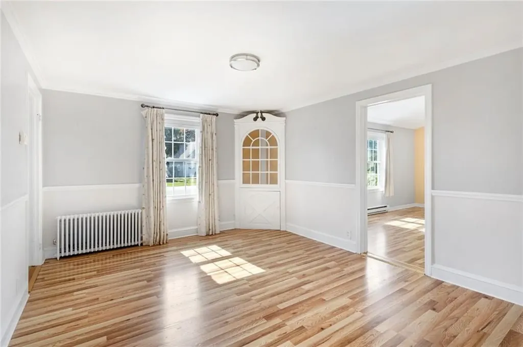 16 Elm Avenue East Providence RI 02916