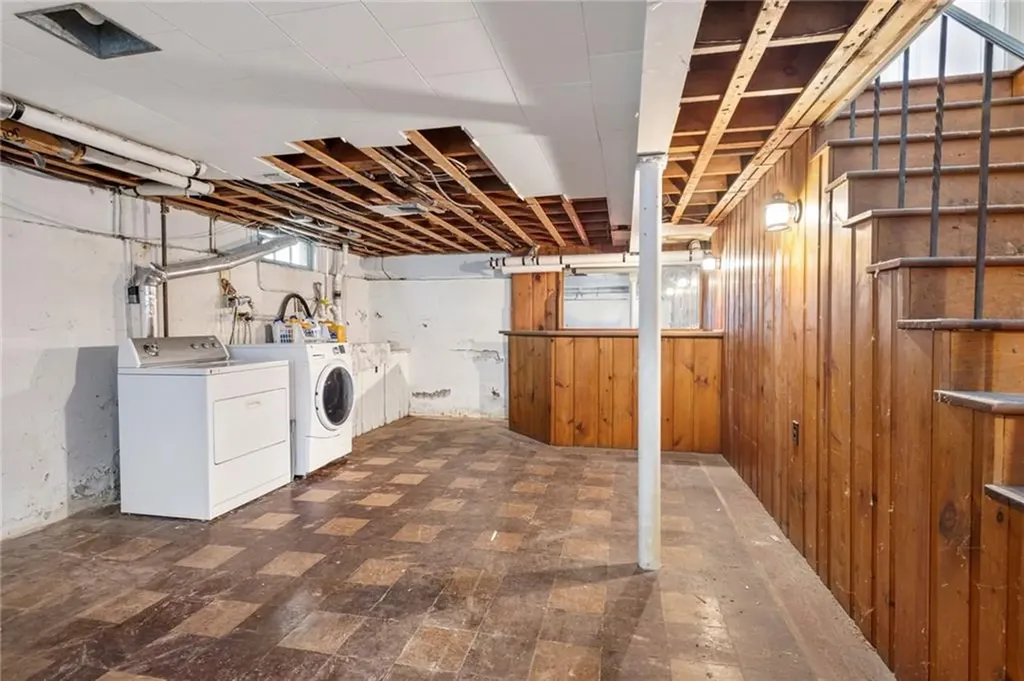 16 Elm Avenue East Providence RI 02916