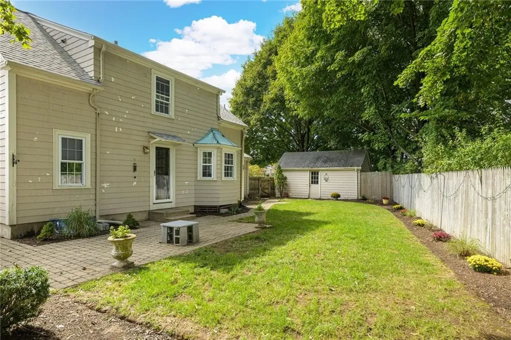 16 Elm Avenue East Providence RI 02916