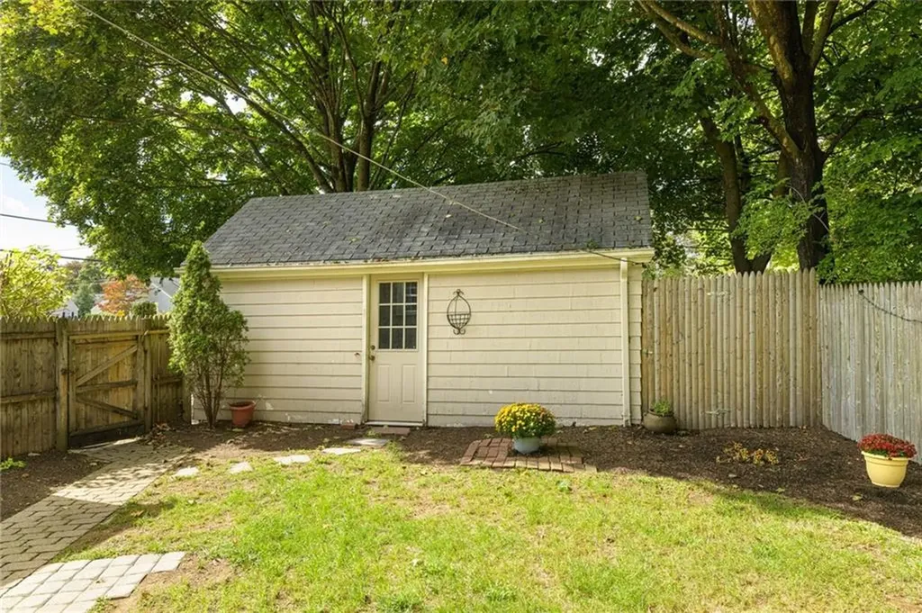 16 Elm Avenue East Providence RI 02916